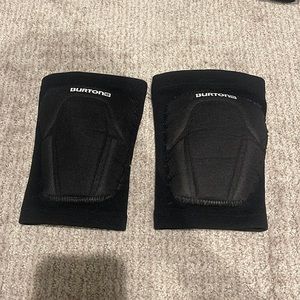 Burton Basic Knee Pads Size Small (Unisex) For Snowboarding / Skiing